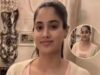 O traje de dormir de Janhvi com a legenda ‘Return to Shikhar’ se torna viral