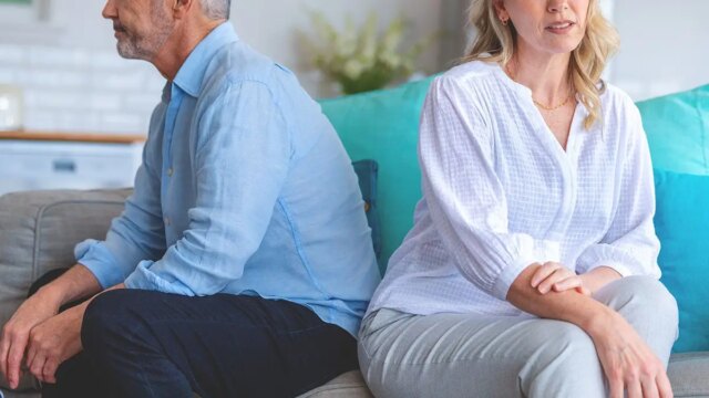 mature-couple-fighting-sofa-fox-news-001.jpeg
