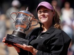 Mirra Andreeva, de 19 anos, vence o Aberto da França e se torna a mais jovem campeã particular person feminina desde 1992