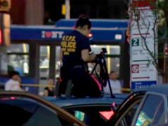 Policial da polícia de Nova York atira em suspeito que tentava fugir em veículo roubado, dizem autoridades