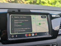 4 aplicativos Android Auto em que sempre posso confiar para viagens rodoviárias – além do Maps e do Spotify