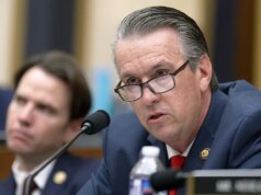 Democratas coroam candidato ao Senado no Alabama solidamente vermelho antes da forte subida no meio do mandato