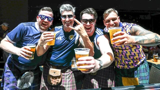 scotland-fans.jpeg