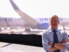 CEO de companhia aérea que contava cartas agora aposta que vantagens premium podem conquistar passageiros