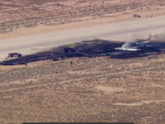 Bombardeiro B-52 cai após decolagem na Base Aérea de Edwards