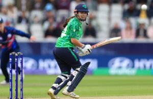 Bryce faz uma captura brilhante enquanto a Irlanda persegue 162 contra a Escócia AO VIVO!