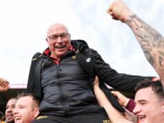 Ex-técnico da Tremendous League, Kear morre aos 71 anos
