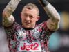 Charnley marca três gols e quebra o recorde de tentativas da Tremendous League