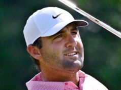 Scheffler lidera Morikawa enquanto a tempestade interrompe o jogo no Travellers Championship