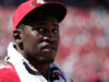 49ers lamentam a morte repentina do ex-linebacker All-Professional Aldon Smith aos 36 anos