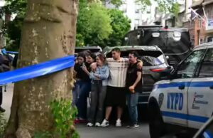 Garoto de NY encontra o cadáver da mãe com a garganta cortada; ‘alguém a seguiu até em casa’, diz marido