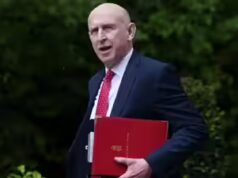 O secretário de defesa do Reino Unido, John Healey, renuncia após conflito com Starmer sobre financiamento militar