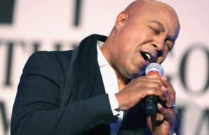 Peabo Bryson, cantor de R&B conhecido pelos clássicos da Disney, sofreu um derrame