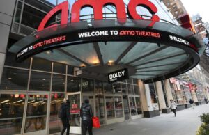 Os dramas do tamanho de um telefone que competem com os cinemas estão chegando aos cinemas