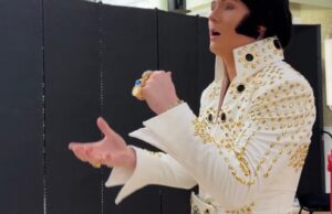 Uma nova geração de artistas de tributo a Elvis compete na cidade natal do rei