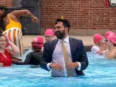 Terno, gravata e um toque especial: o prefeito de Nova York, Zohran Mamdani, revive a tradição da piscina com trajes formais completos – vídeo