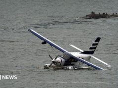 Oito resgatados de hidroavião que fez ‘pouso forçado’ no rio Manhattan