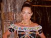 A socialite australiana levanta as sobrancelhas com seu bronzeado profundo de mogno depois de assar ao sol por quatro horas em óleo: ‘Achei que fosse Amal Clooney!’