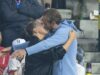 Harry Kane comemora seu gol da vitória com um beijo doce da esposa Kate enquanto os WAGs da Inglaterra embalam no PDA com seus heróis dos Três Leões após o triunfo na Copa do Mundo contra o México