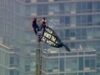 Escalada do Empire State Constructing: casal preso após proposta no topo de arranha-céu de Nova York – vídeo