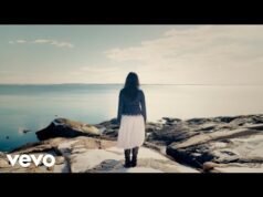 A cantora indie people Selines luta com o significado de lar em ‘(Nostalgia)’