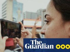 Crítica de Birds of Conflict – jornalistas de guerra encontram o amor entre as ruínas