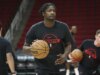 Relatório: Hornets adquire Dorian Finney-Smith, 3 escolhas do Rockets