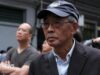 Livreiro dissidente de Hong Kong, Lam Wing-kee morre aos 70 anos