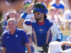 Alfonzo dos Dodgers faz estreia na MLB com irmã e madrasta ainda desaparecidas na Venezuela