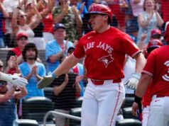 O primeiro residence run da carreira de Keys dá impulso aos Blue Jays na vitória do Dia do Canadá