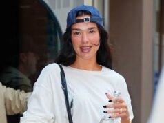 Dua Lipa sai do estúdio em Nova York com roupas que valem mais do que a maioria de nós ganha em um ano
