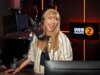 O marido de Scott Mills dá um ‘golpe’ atrevido após a estreia de Sara Cox na Radio 2 Breakfast