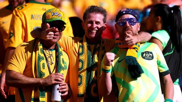 aussie-fans.jpg
