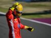 Lewis Hamilton parte para o dash
