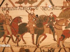 Dezenas de milhares de pessoas correm por ingressos para ver a Tapeçaria de Bayeux no Reino Unido