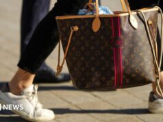 Centro international de produtos de luxo falsificados, o Vietnã reprime seu mercado negro