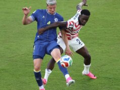 Folarin Balogun, artilheiro dos EUA, fora da próxima partida da Copa do Mundo após cartão vermelho