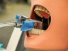 Conheça o robô dental para perfuração dentária