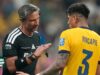 Hincapie, do Equador, é o segundo jogador expulso por cobrir a boca na Copa do Mundo