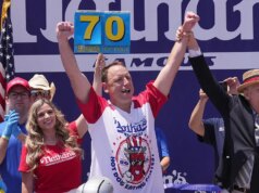 O lendário Joey Chestnut deu um passeio selvagem para se tornar o GOAT do Sizzling Canine Consuming Contest