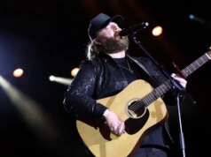 Cantora nation perde 30 quilos e estabelece nova meta de perda de peso após anos de falta de ar no palco