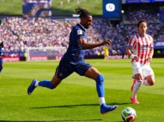 Mbappe marca novamente para enviar a França ao teimoso Paraguai