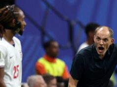 Carra: Tuchel criou problema no lateral-direito com ‘decisão bizarra’