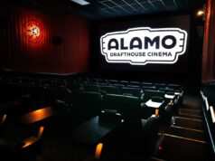 Muitos filmes independentes de festivais lutam para conseguir distribuição. Alamo Drafthouse está tentando mudar isso