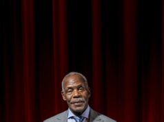 Danny Glover revela diagnóstico de Alzheimer e diz que a família o protege
