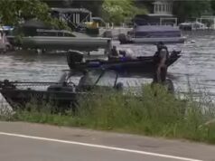 7 resgatados quando o barco vira no lago Wisconsin; 3 crianças mortas